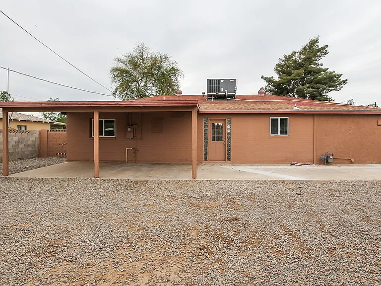 5539 N 31st Dr — Photo 16