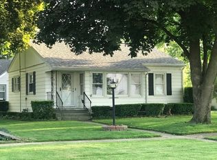 513 W Park St, Morrison, IL 61270