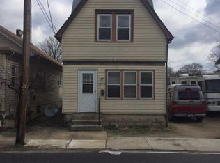 1543 S Delaware St, Paulsboro, NJ 08066