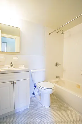 Rented by City Connections Realty | media 19