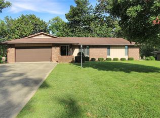2225 Reynolds Dr, Charleston, IL