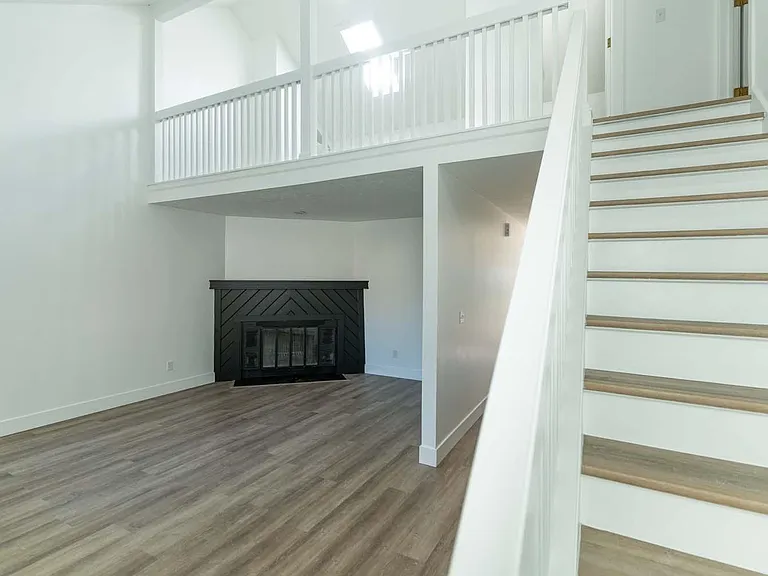 69 Groton Dr — Photo 3