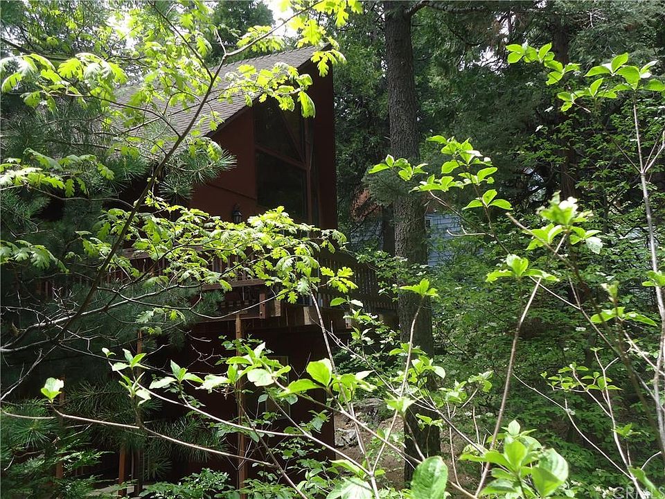 2nd image of 376 Primrose Cir