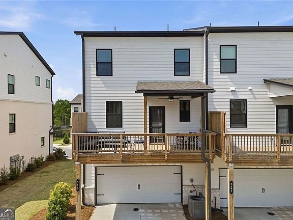 4th image of 315 Sammon Way