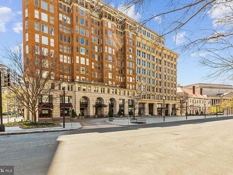 601 Pennsylvania Ave NW #211 — Photo 1