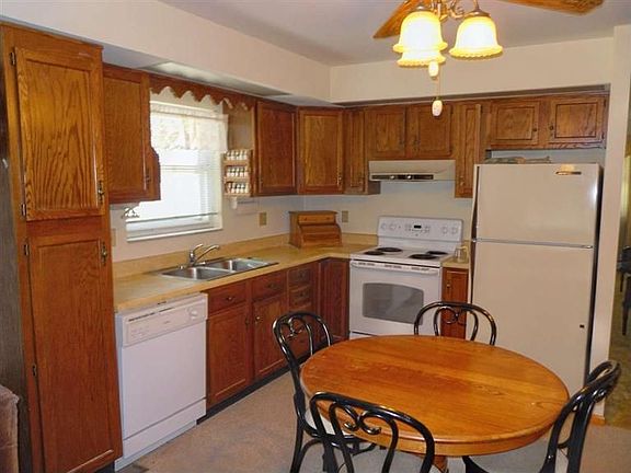 3rd image of 1615 Flesher Ave