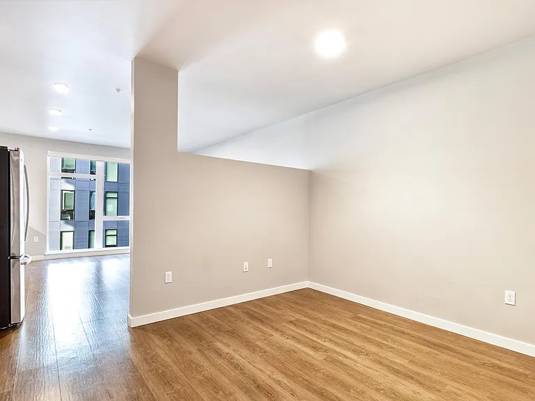 1085 103rd Ave NE #304 — Photo 5