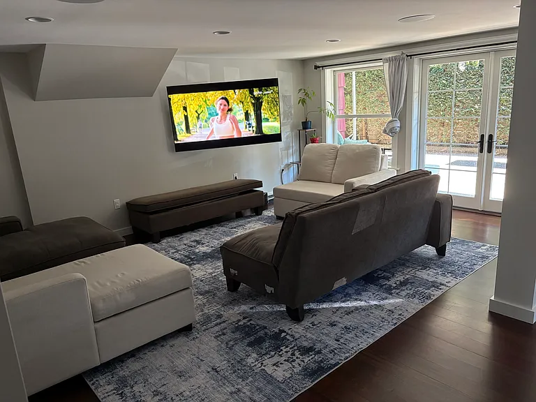 1630 Shenandoah Dr E — Photo 16