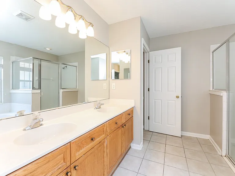 667 Bonaparte Dr — Photo 12