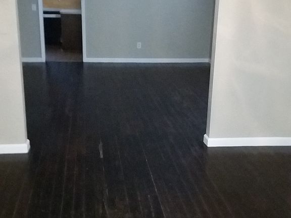 3rd image of 1028 Alpine Ave NW