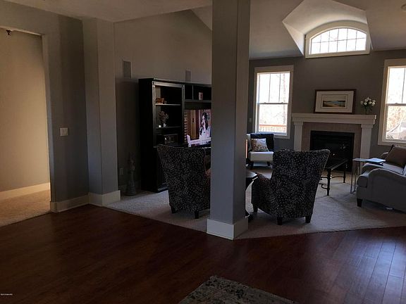 5th image of 1745 White Spring Dr