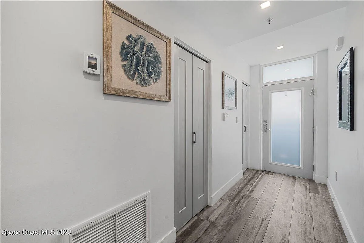 3 bed, 2.0 bath, 1266 sqft, $3,750 — Photo 4