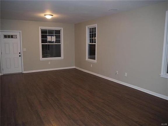 4th image of 504 S Greenwood Ave