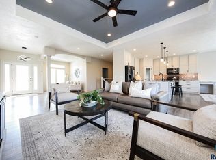 7408 W Rocky Ridge Cir, Sioux Falls, SD 57106