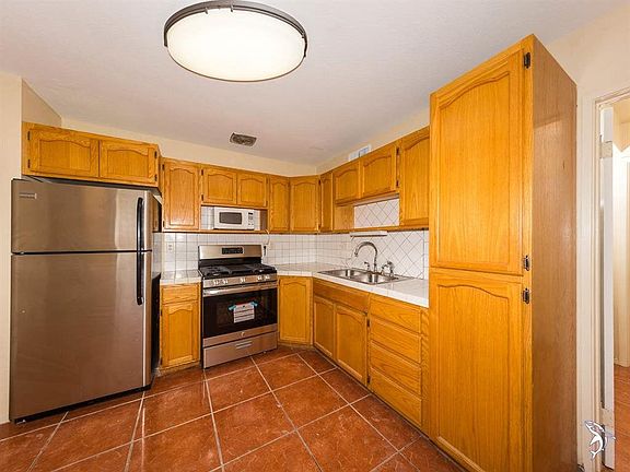 5th image of 1314 E 23rd Pl