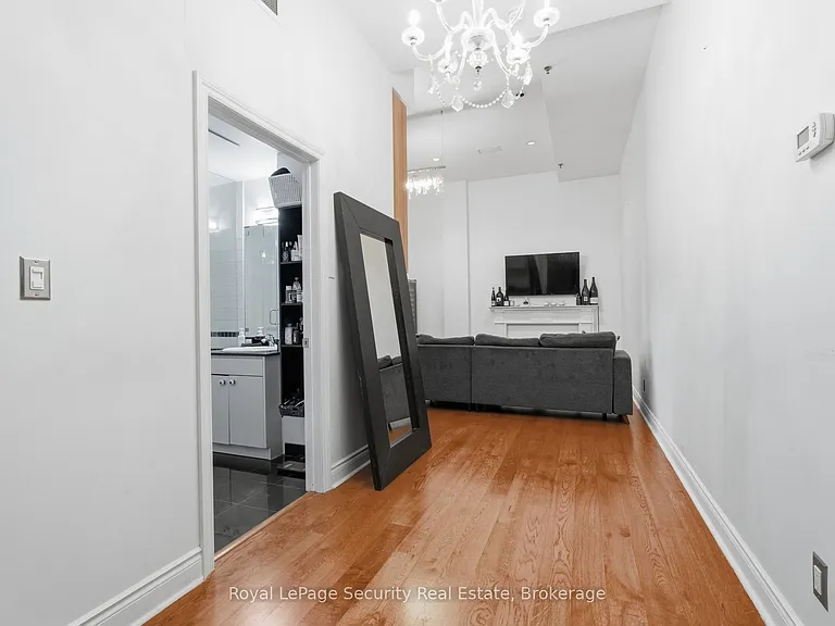 73 Richmond St W #208 — Photo 12