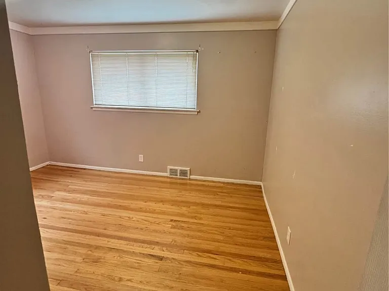 32624 Windsor St — Photo 12