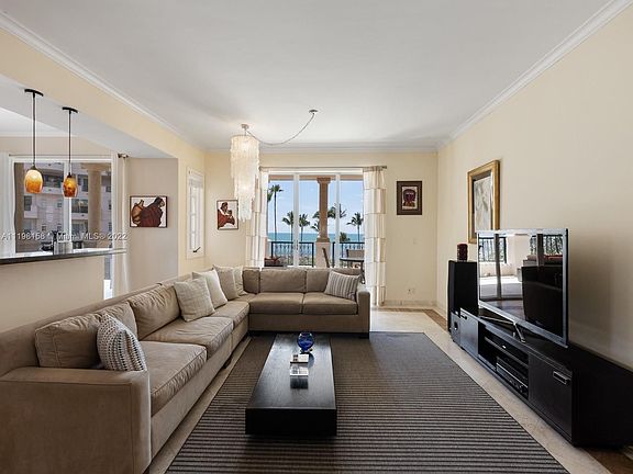 4th image of 19232 Fisher Island Dr #19232