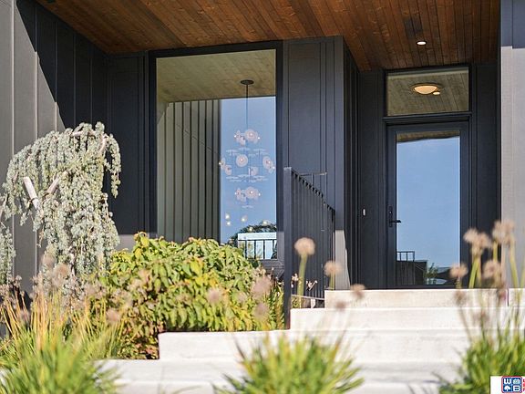 5th image of 8440 Birkett Pl