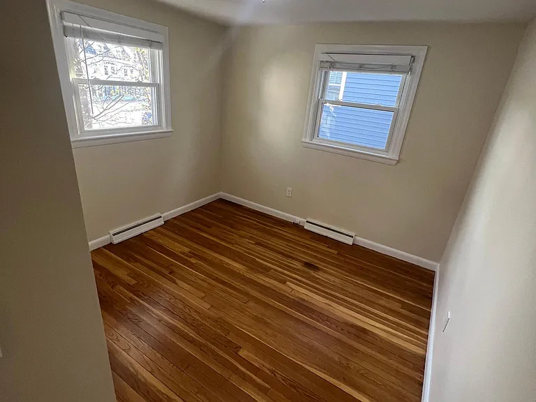 68 Crescent St — Photo 3