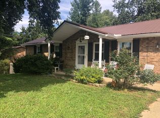 1136 Thomas St, Radcliff, KY 40160