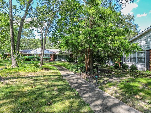 5th image of 583B Lake Point Dr