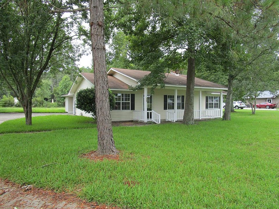 1st image of 135 Joseph Cir