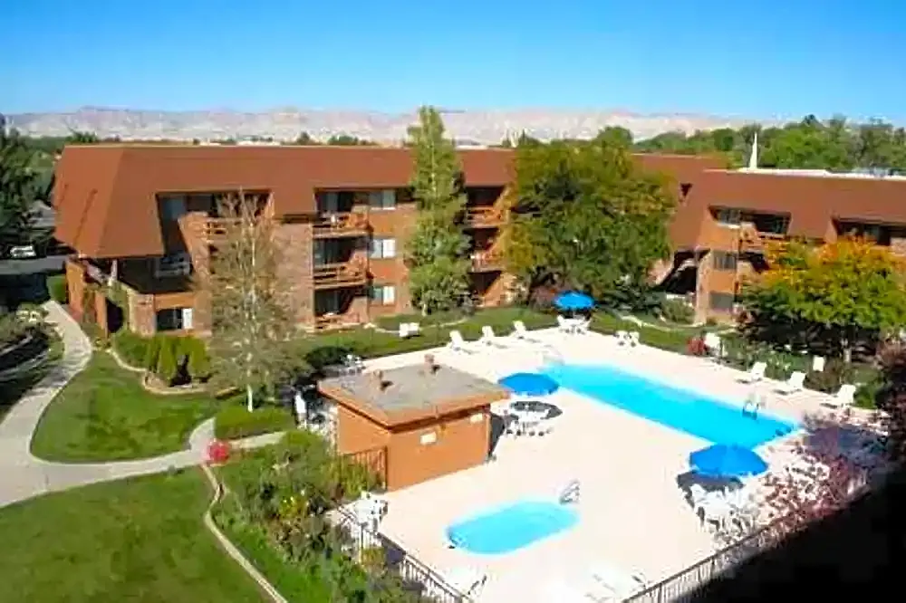 Northwoods Apartments — Photo 1