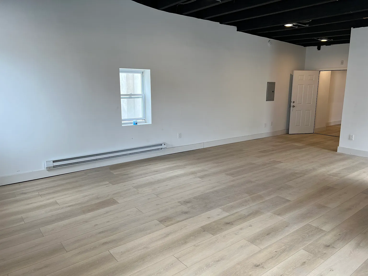 Studio, 900 sqft, $1,750 — Photo 4