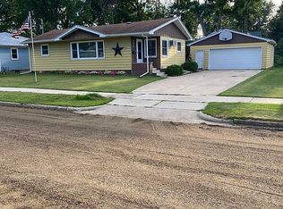 340 2nd St SW, Plainview, MN 55964