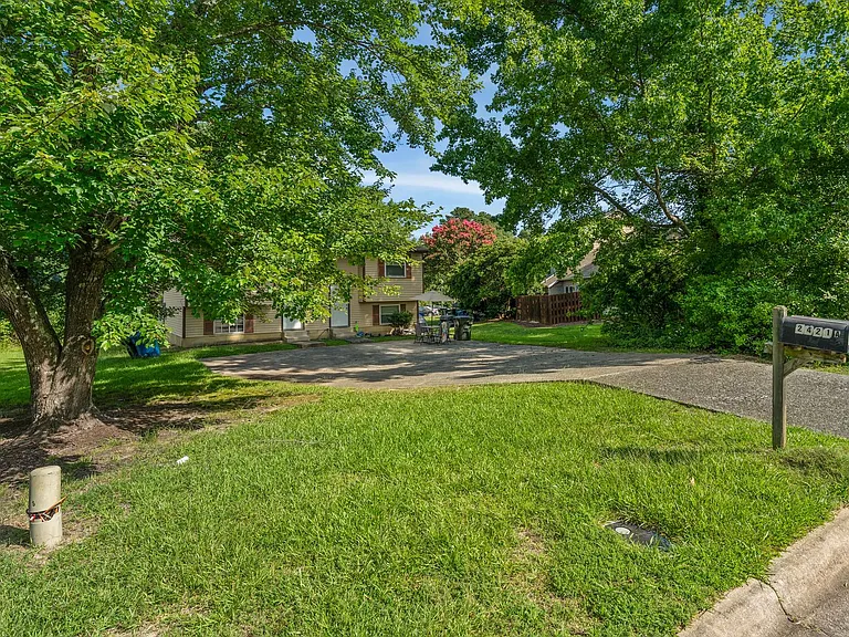 2421 Camellia Dr — Photo 11