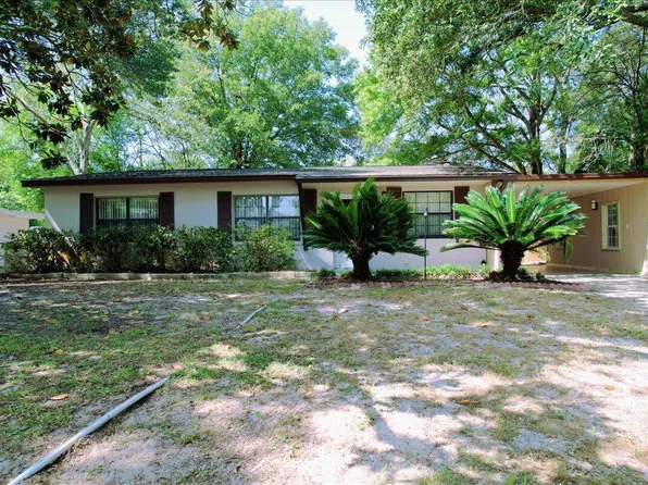 651 Stonehenge Dr, Mary Esther, FL 32569