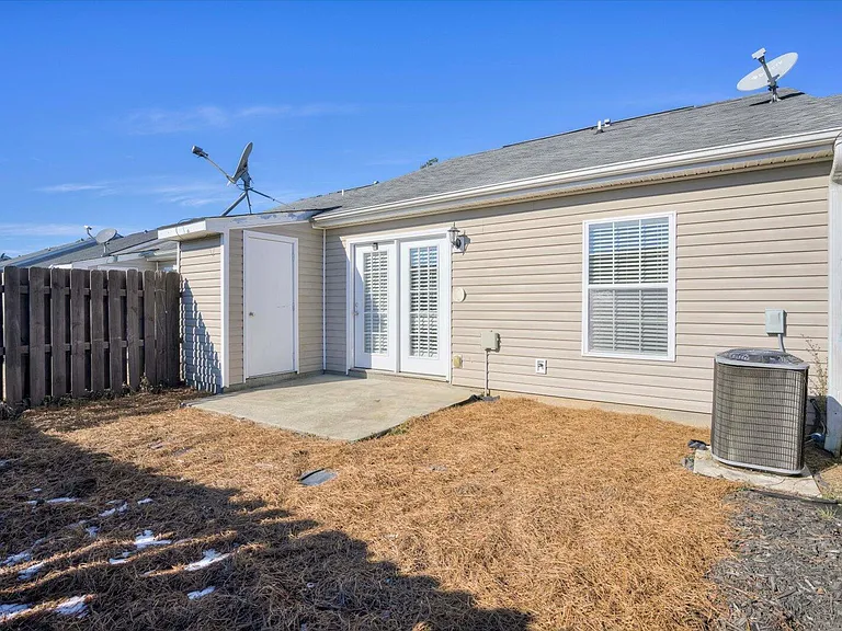 1216 Longpoint Dr — Photo 18
