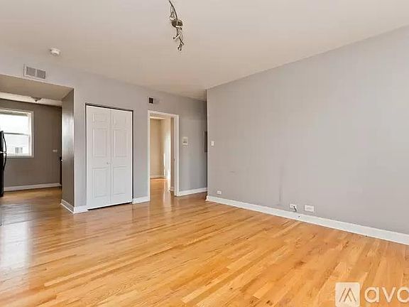 2nd image of 3555 W Lyndale St APT 2C