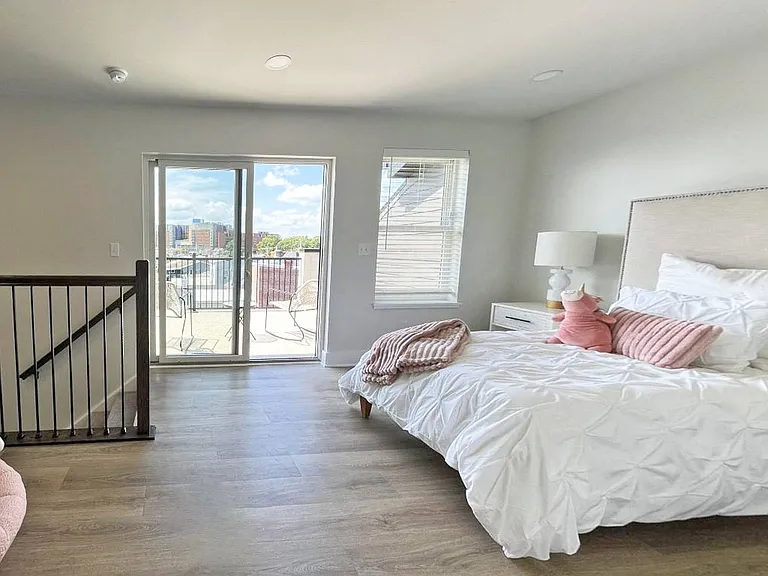 Pearl Street Townhomes — Photo 23