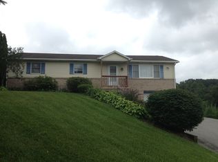 34 Hillside Dr, Jacobus, PA 17407