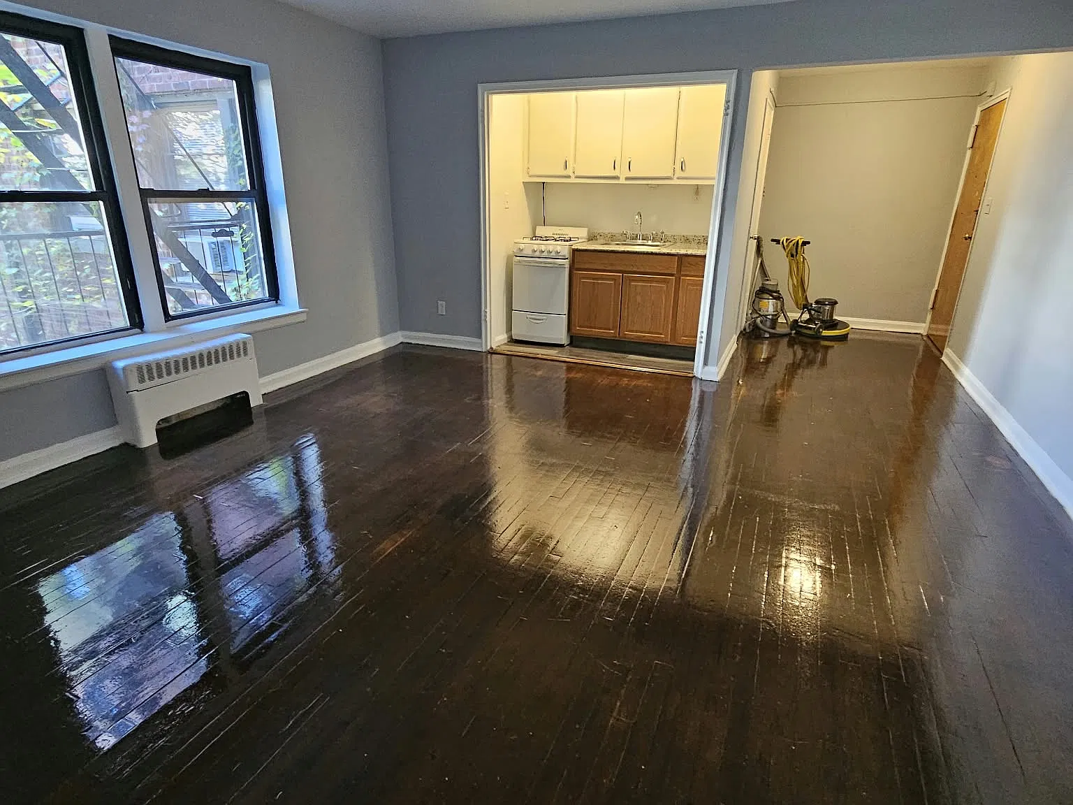 425 Mount Prospect Ave — Photo 2