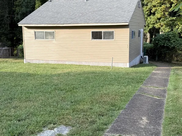 211 Wadsworth Pl, Oak Ridge, TN 37830
