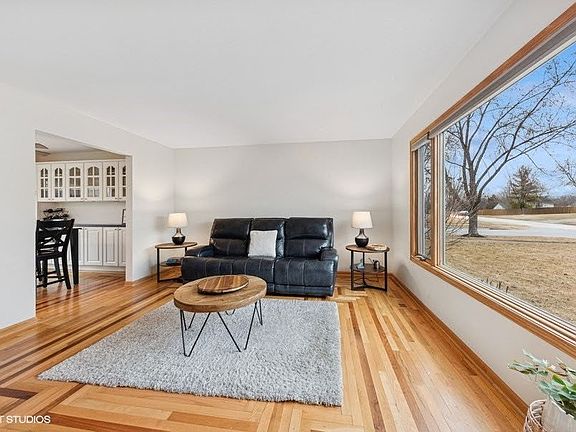 5th image of 17258 W Dartmoor Dr