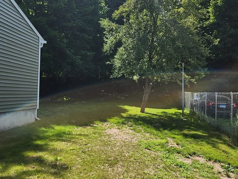 44 Rosewood Ave — Photo 6
