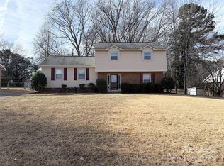 6207 Eagle Peak Dr, Charlotte, NC 28214