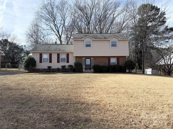 6207 Eagle Peak Dr, Charlotte, NC 28214