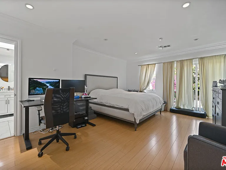 232 S Crescent Dr — Photo 14