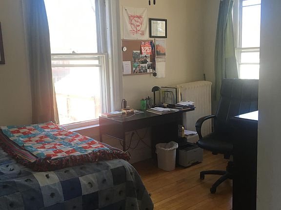 3rd image of 481 Dayton Ave #B