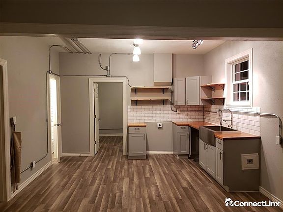 2nd image of 821 6th Ave N