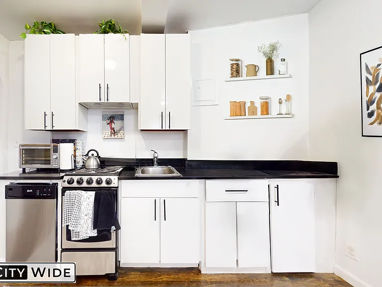 690 Fort Washington Ave #4D — Photo 4