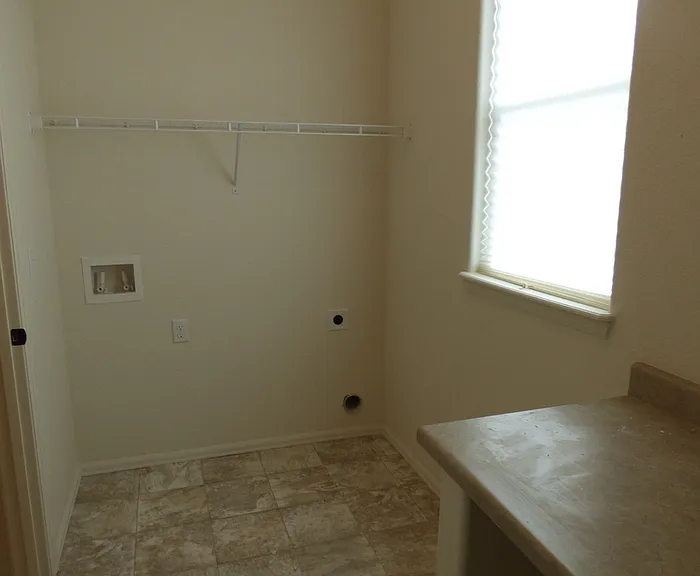 753 Lakebrook Ct — Photo 7