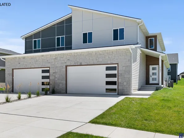10838 Legends Ln, Lincoln, NE 68527