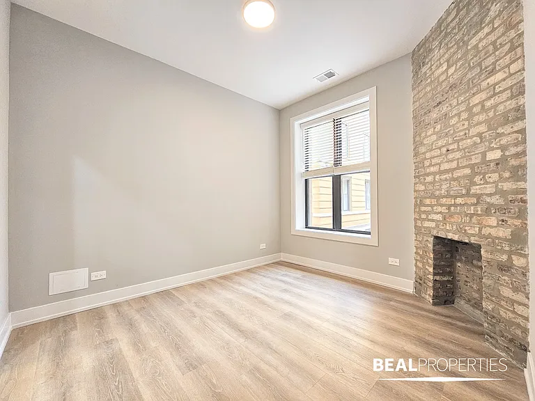 428-38 West Belden — Photo 103