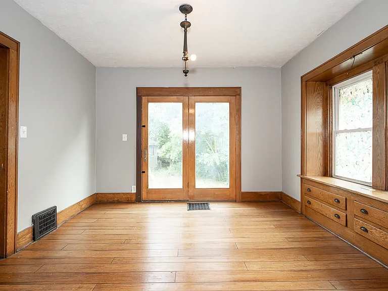 888 Harrison Ave — Photo 20